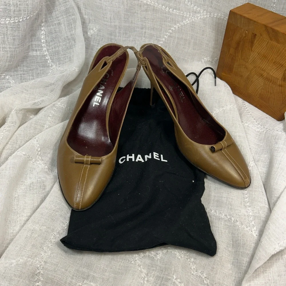 CHANEL authentic leather classic sling back heel with dust bag